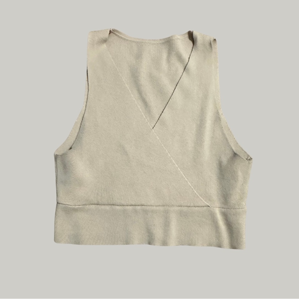 EUC V-Neck Crop Top